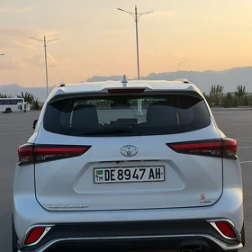 Toyota Highlander 2022