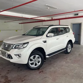 Nissan Paladin 2026