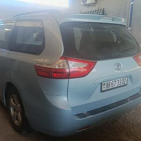 Toyota Sienna 2016