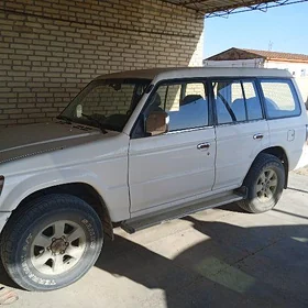 Mitsubishi Pajero 1998
