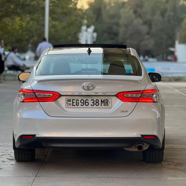 Toyota Camry 2020 - 1