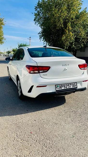 Kia Rio 2021 - 1
