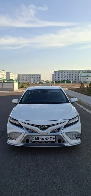 Toyota Camry 2021 - 1