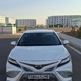 Toyota Camry 2021