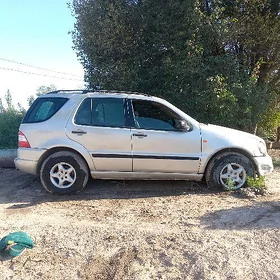 Mercedes-Benz ML350 1999