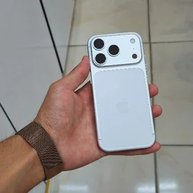 Rabocy iPhone 17 pro alyas