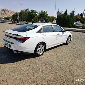 Hyundai Elantra 2022