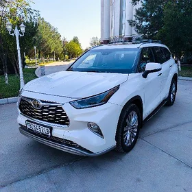 Toyota Highlander 2021