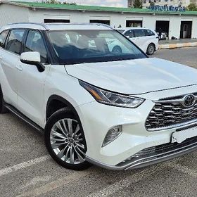 Toyota Highlander 2021