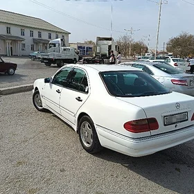 Mercedes-Benz E320 1999