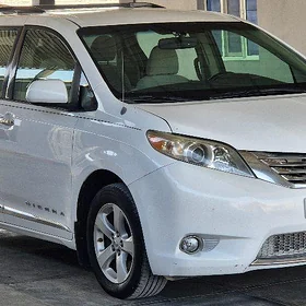 Toyota Sienna 2011