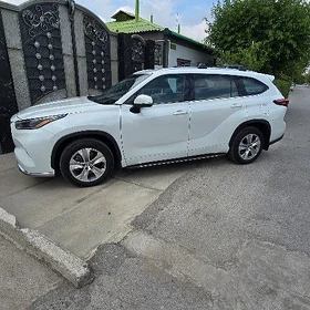 Toyota Highlander 2021