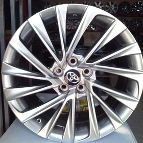 Lexus R18 Paket