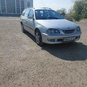 Toyota Avensis 2000
