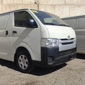 Toyota Hiace 2021