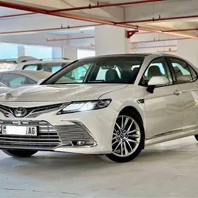 Toyota Camry 2021