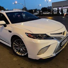 Toyota Camry 2021