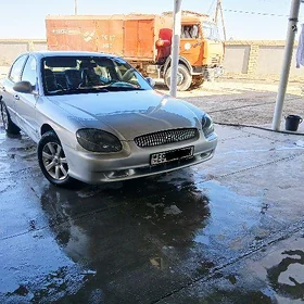 Hyundai Sonata 2001