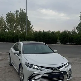 Toyota Camry 2021