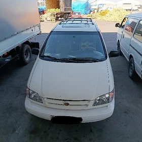 Toyota Sienna 1999