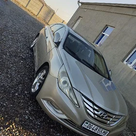 Hyundai Sonata 2011
