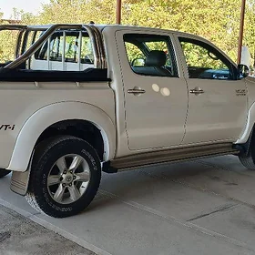 Toyota Hilux 2013