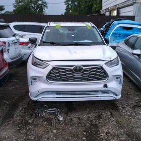 Toyota Highlander 2021