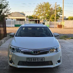 Toyota Camry 2014
