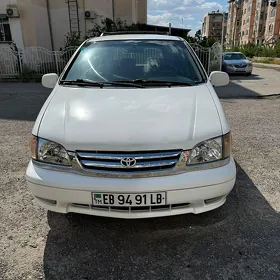 Toyota Sienna 2001