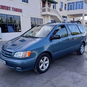 Toyota Sienna 2001