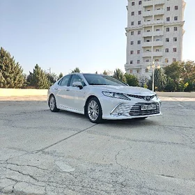 Toyota Camry 2021