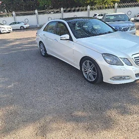Mercedes-Benz E300 2010