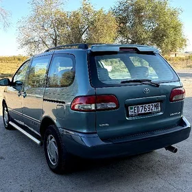 Toyota Sienna 2000