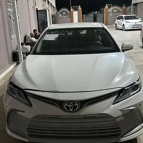 Toyota Camry Hybrid 2023