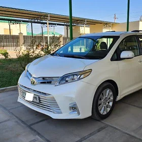 Toyota Sienna 2016