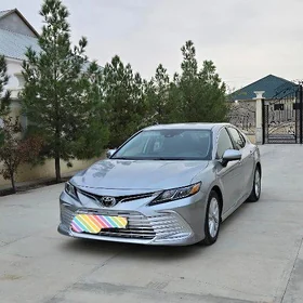 Toyota Camry 2021