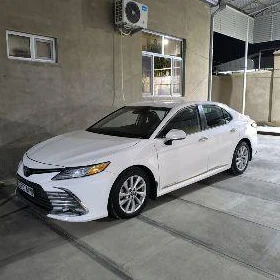 Toyota Camry 2021