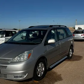 Toyota Sienna 2004