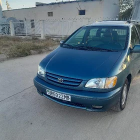 Toyota Sienna 2002