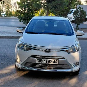 Toyota Yaris 2013
