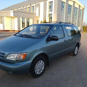Toyota Sienna 2000
