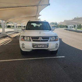Mitsubishi Pajero 2006