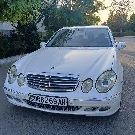 Mercedes-Benz E350 2005
