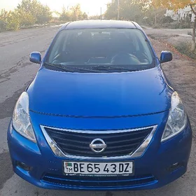 Nissan Versa 2013