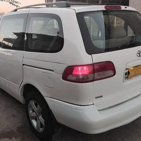 Toyota Sienna 2000