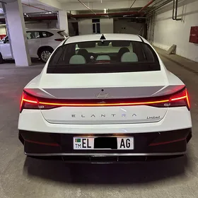 Hyundai Elantra 2025