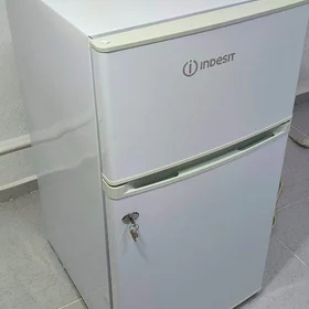 INDESIT холодильник