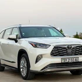 Toyota Highlander 2021