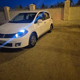 Nissan Versa 2011