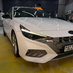 Hyundai Elantra 2021